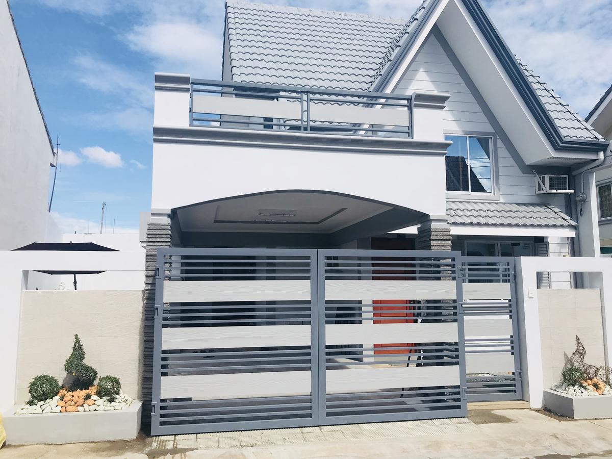 Hillary Timog Park Homes Angeles Exterior foto