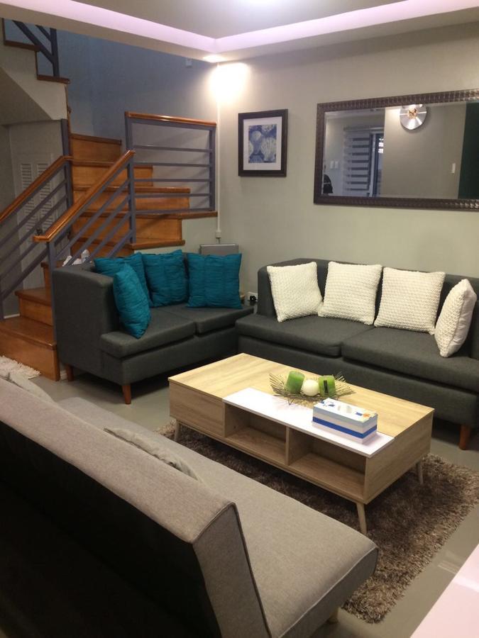 Hillary Timog Park Homes Angeles Exterior foto